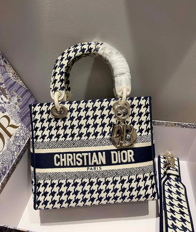 Christian Dior handbags with a detachable mirror for on - the - go touch - upsWF - Dior Bags - 626