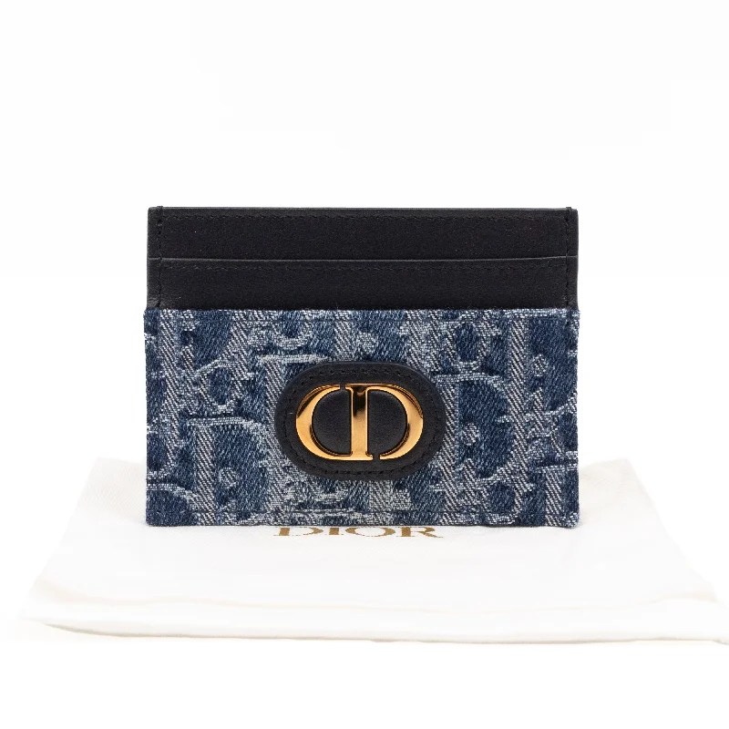 Christian Dior Saddle bags with a patent leather finish for a shiny look30 Montaigne Freesia Card Holder Blue Denim Dior Oblique Jacquard