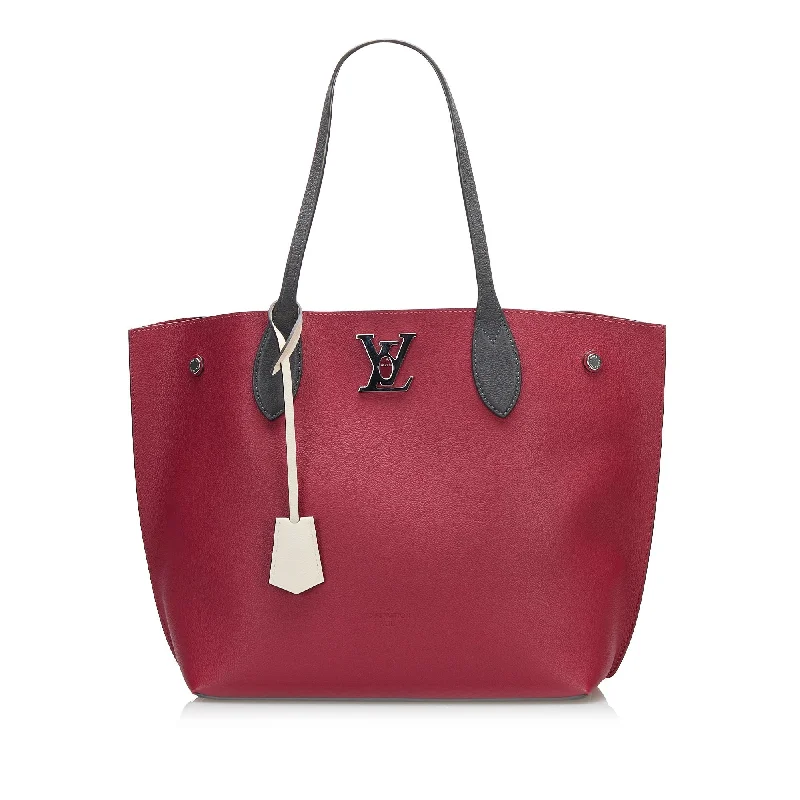 Ladies Louis Vuitton Petite Malle bags in a pastel color for a soft lookLouis Vuitton Lockme Go Tote Bag Red