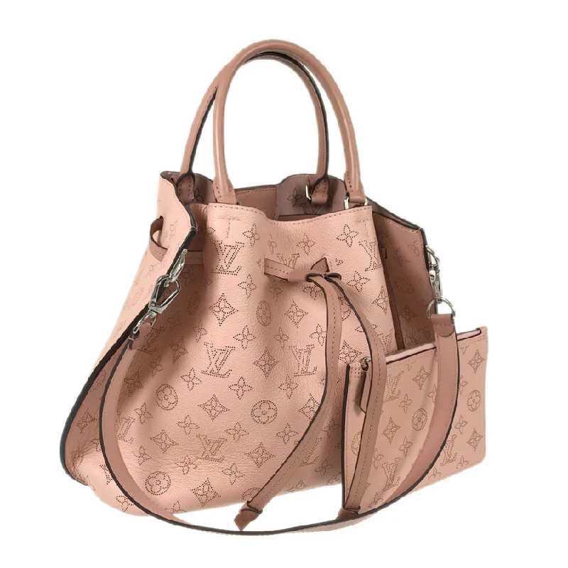 Ladies Louis Vuitton Capucines bags with gold - toned hardwareLOUIS VUITTON Mahina Girolatta M54401 Tote bag