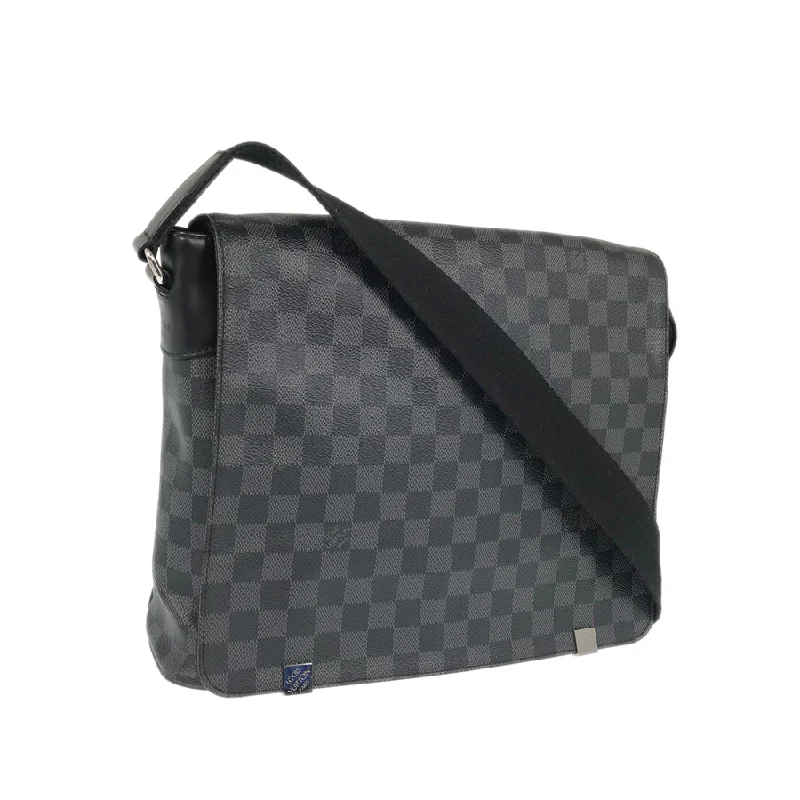 Louis Vuitton backpacks with a multi - pocket organization for functionalityLOUIS VUITTON Messenger bag