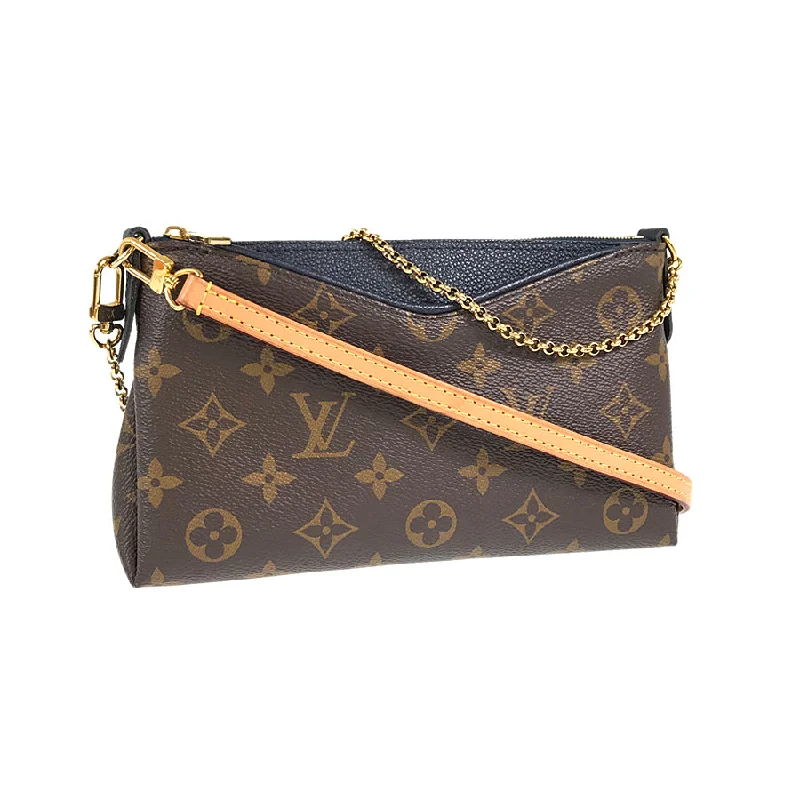 Louis Vuitton Twist bags with the iconic LV - turnlock closureLOUIS VUITTON Monogram palas clutch M44058 Pouch