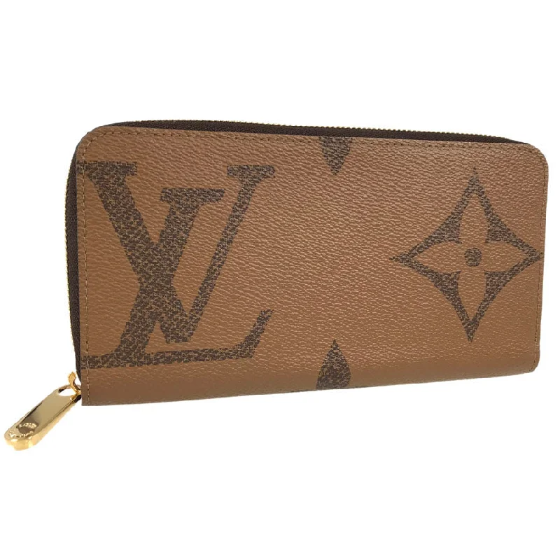 Ladies Louis Vuitton shoulder bags with a tassel decoration for charmLOUIS VUITTON Monogram Giant Zippy Wallet M67687 Long wallet Round zipper