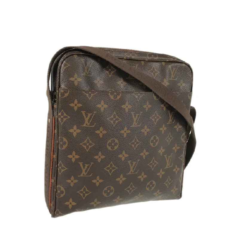 Louis Vuitton Twist bags with a contrast - colored interior for visual interestLOUIS VUITTON Monogram Trotter Bobbourg M97037 Shoulder bag