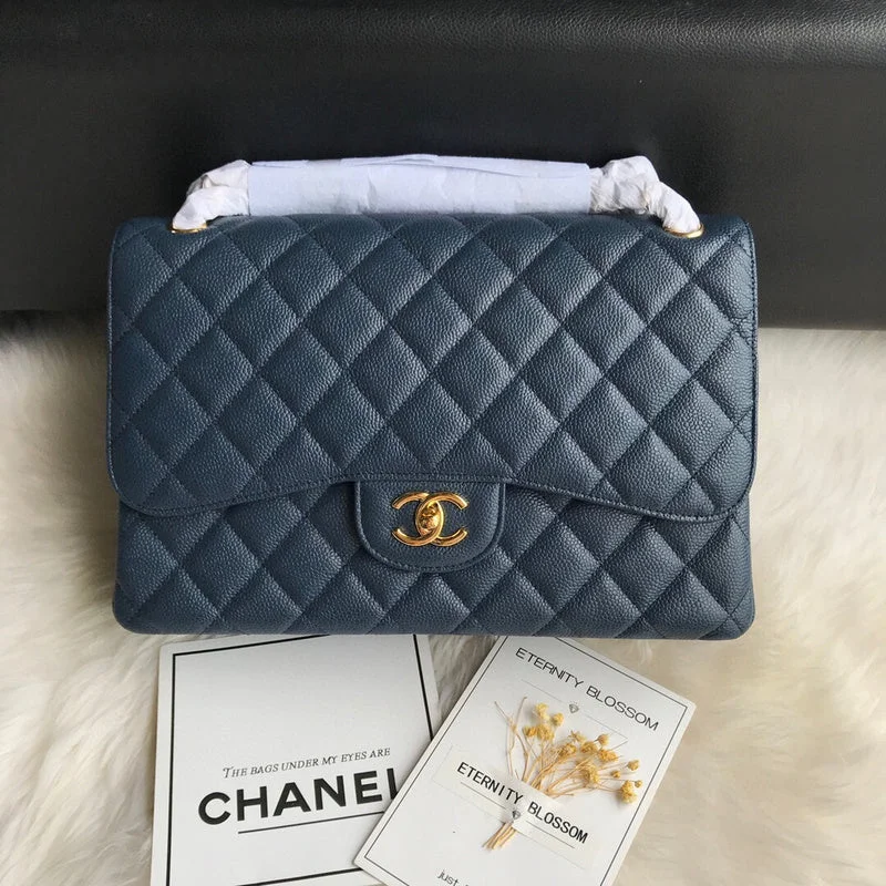 Chanel Black Handbag for Business MeetingsChanel Black Handbag for Business MeetingsChanel Bags