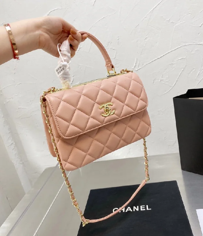 Chanel Chain Strap Handbag for Everyday UseChanel Chain Strap Handbag for Everyday UseChanel Leather woman handbag