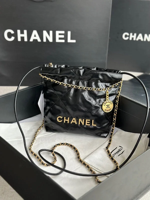 Chanel Black Handbag for Business MeetingsChanel Black Handbag for Business MeetingsChanel Bags