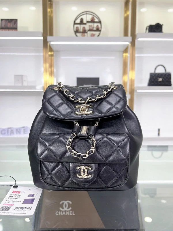 Chanel Black Handbag for Business MeetingsChanel Black Handbag for Business MeetingsChanel Bags