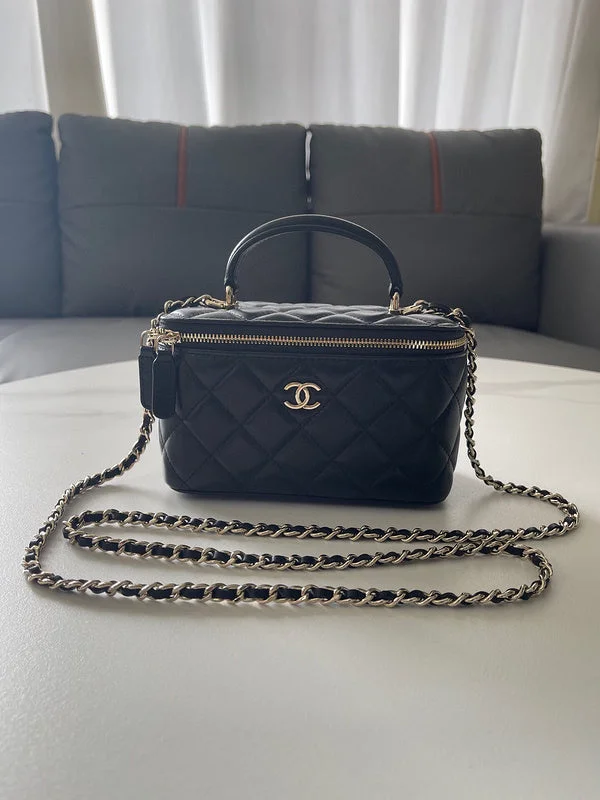 Chanel Chain Strap Handbag for Everyday UseChanel Chain Strap Handbag for Everyday UseChanel Bags