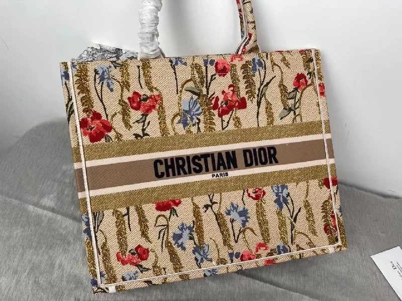 Christian Dior backpacks with a sleek, minimalist silhouetteChristian Dior Tote Bag For Women