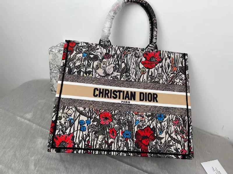 Christian Dior handbags with a removable shoulder strap for versatilityChristian Dior Tote Bag For Women