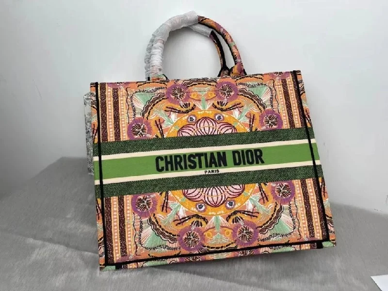 Christian Dior handbags with a detachable mirror for on - the - go touch - upsChristian Dior Tote Bag For Women