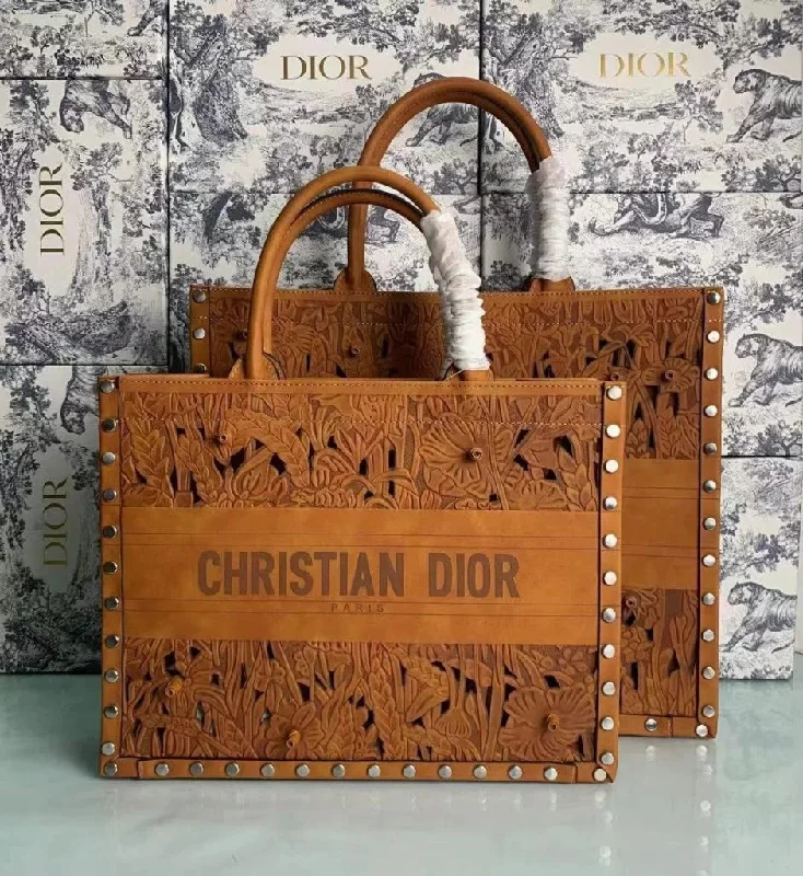 Christian Dior handbags with a detachable mirror for on - the - go touch - upsChristian Dior Tote Bag For Women