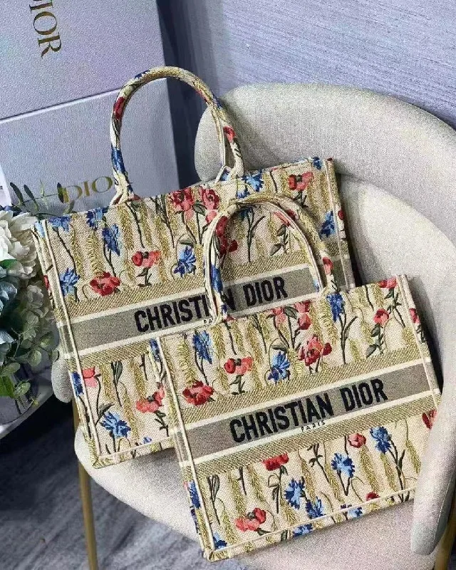 Fashion - forward Christian Dior tote bags for the modern womanChristian Dior Tote Bag For Women