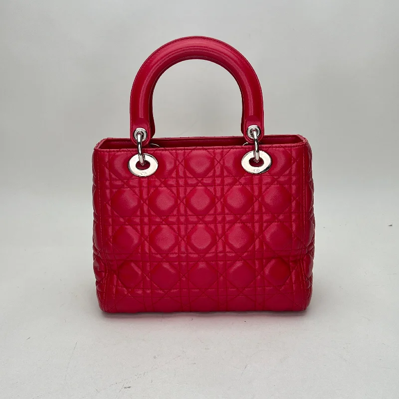 Trendsetting Christian Dior crossbody bags with a colorful strapLady Dior Medium Medium Red Top Handle Bag in Lambskin, Silver hardware