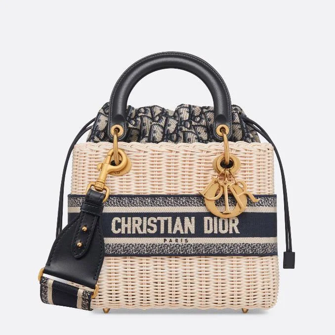 Fashion - forward Christian Dior tote bags for the modern womanMedium Lady Dior Bag