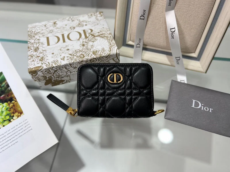 Christian Dior handbags with a detachable mirror for on - the - go touch - upsWF - Dior Bags - 577